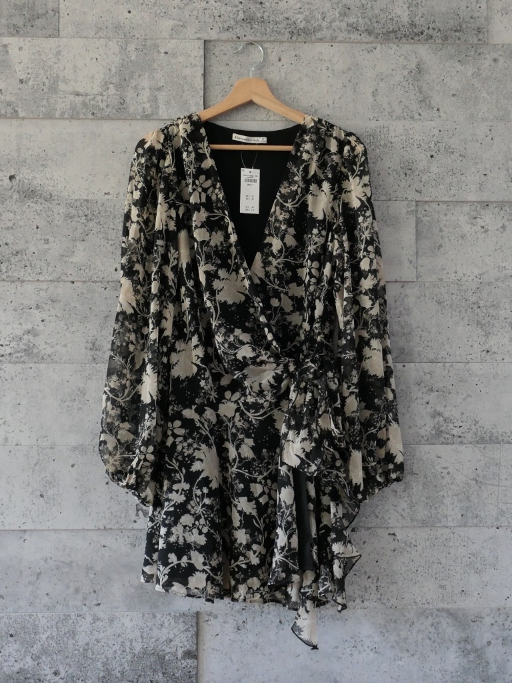 Abercrombie & Fitch - Long-Sleeve Plunge Wrap Mini Dress - Size S